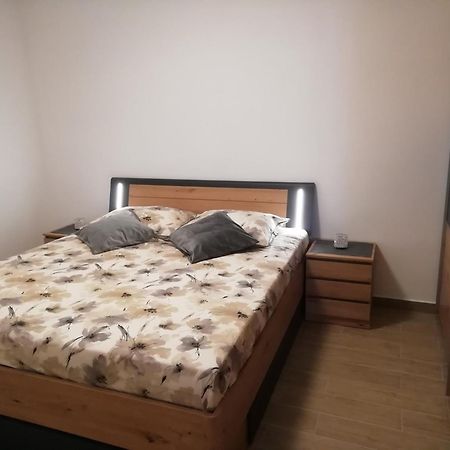 Apartments Ivona Лумбарда Екстер'єр фото
