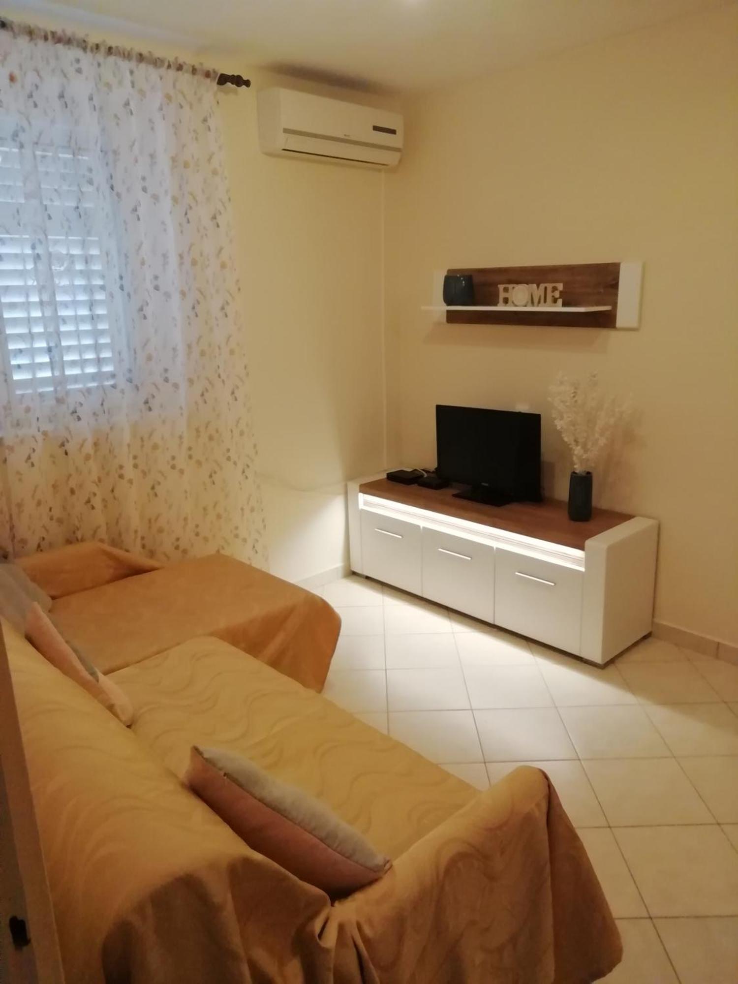 Apartments Ivona Лумбарда Екстер'єр фото