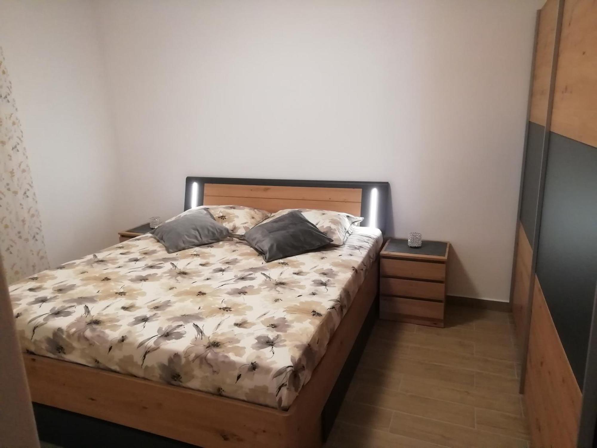 Apartments Ivona Лумбарда Екстер'єр фото