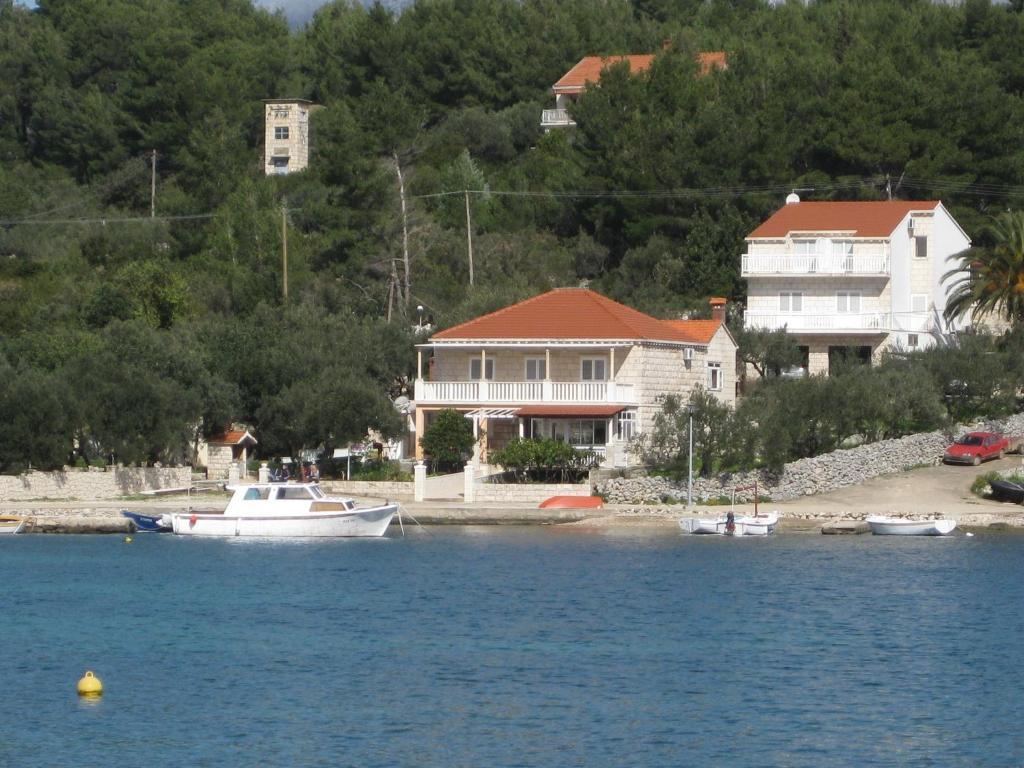 Apartments Ivona Лумбарда Екстер'єр фото