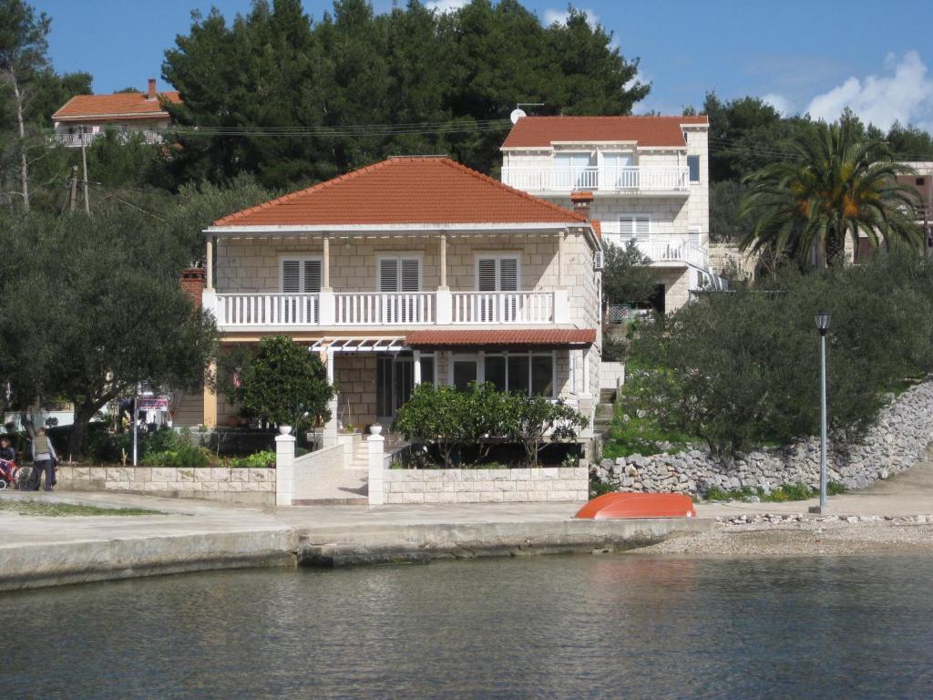 Apartments Ivona Лумбарда Екстер'єр фото