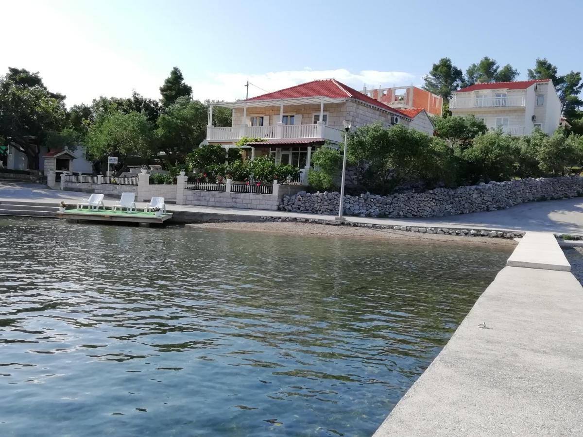 Apartments Ivona Лумбарда Екстер'єр фото